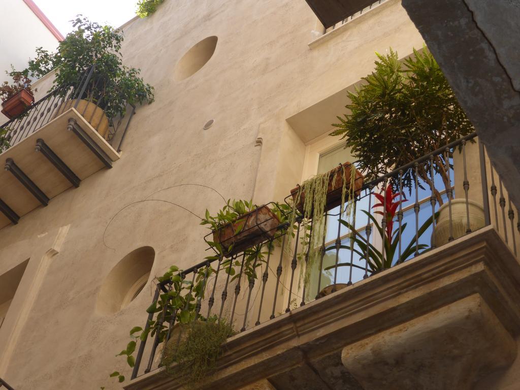 Appartamento In Palazzo Lampedusa Palermo Luaran gambar