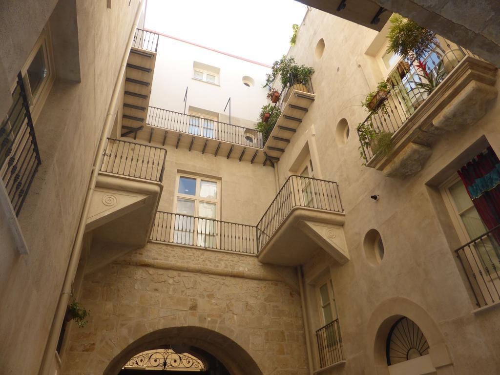 Appartamento In Palazzo Lampedusa Palermo Luaran gambar